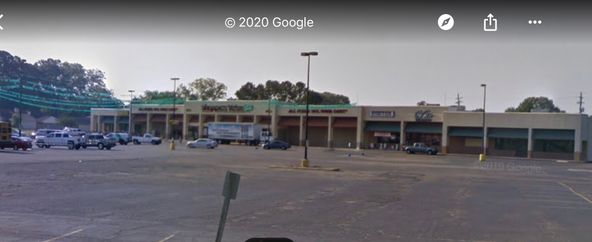 Park Forest Shopping Center: 9704 Greenwell Springs Rd, Baton Rouge, LA 70814